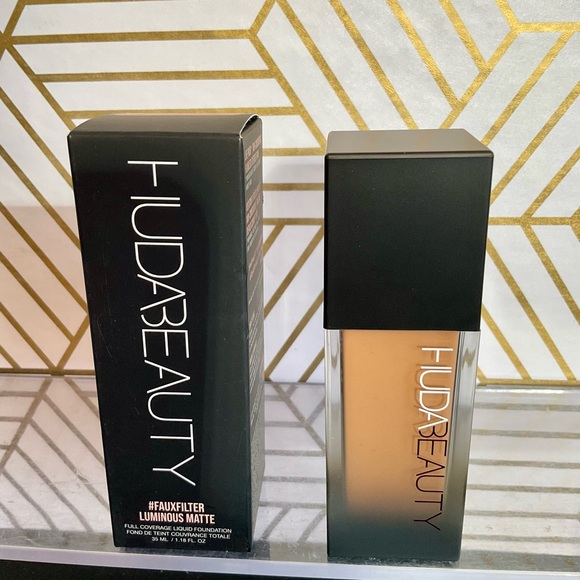 HUDA BEAUTY Other - HUDA BEAUTY #FAUXFILTER LUMINOUS MATTE FOUNDATION-LATTE 300N